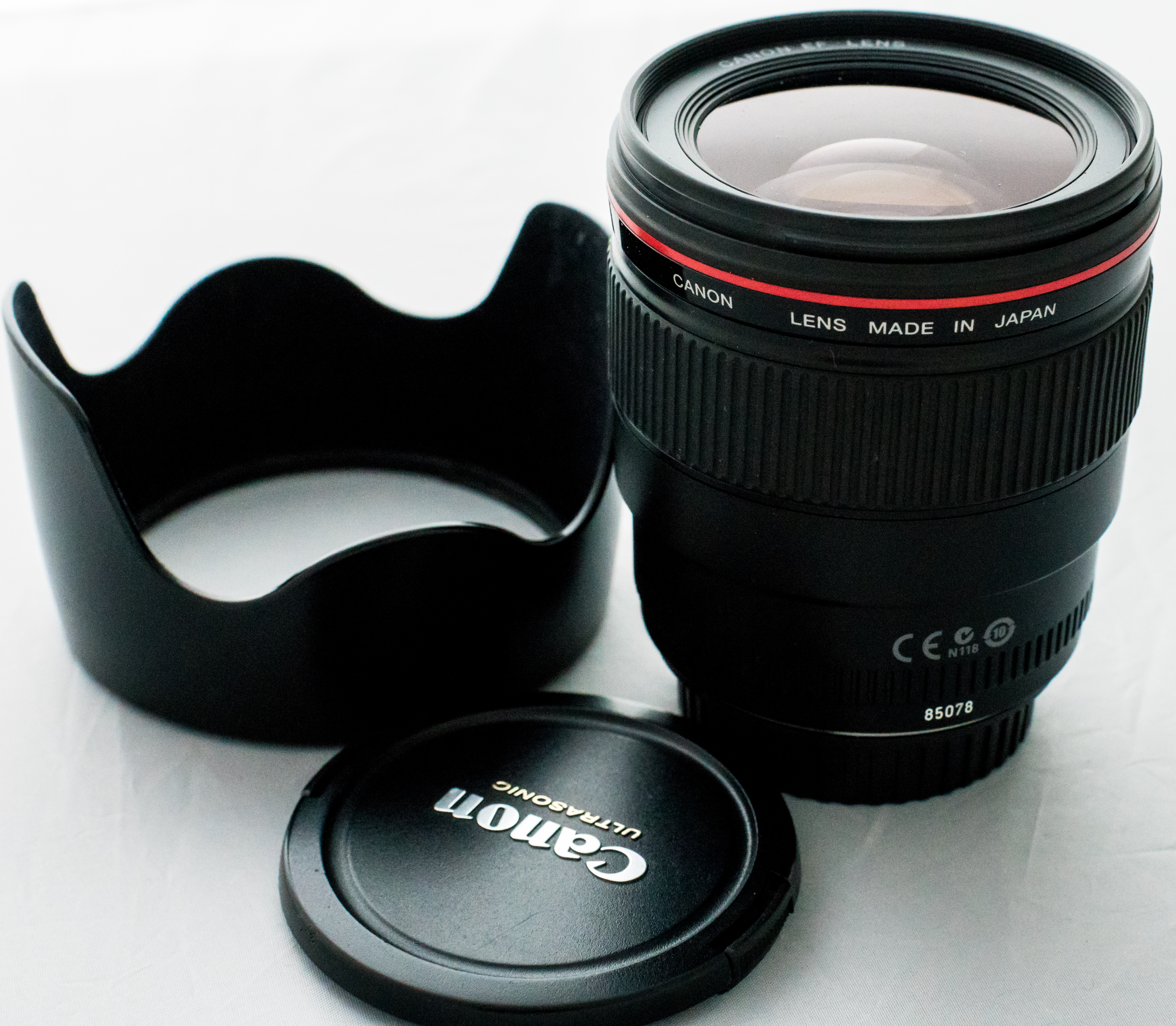 Canon 35mm 1.4L lens